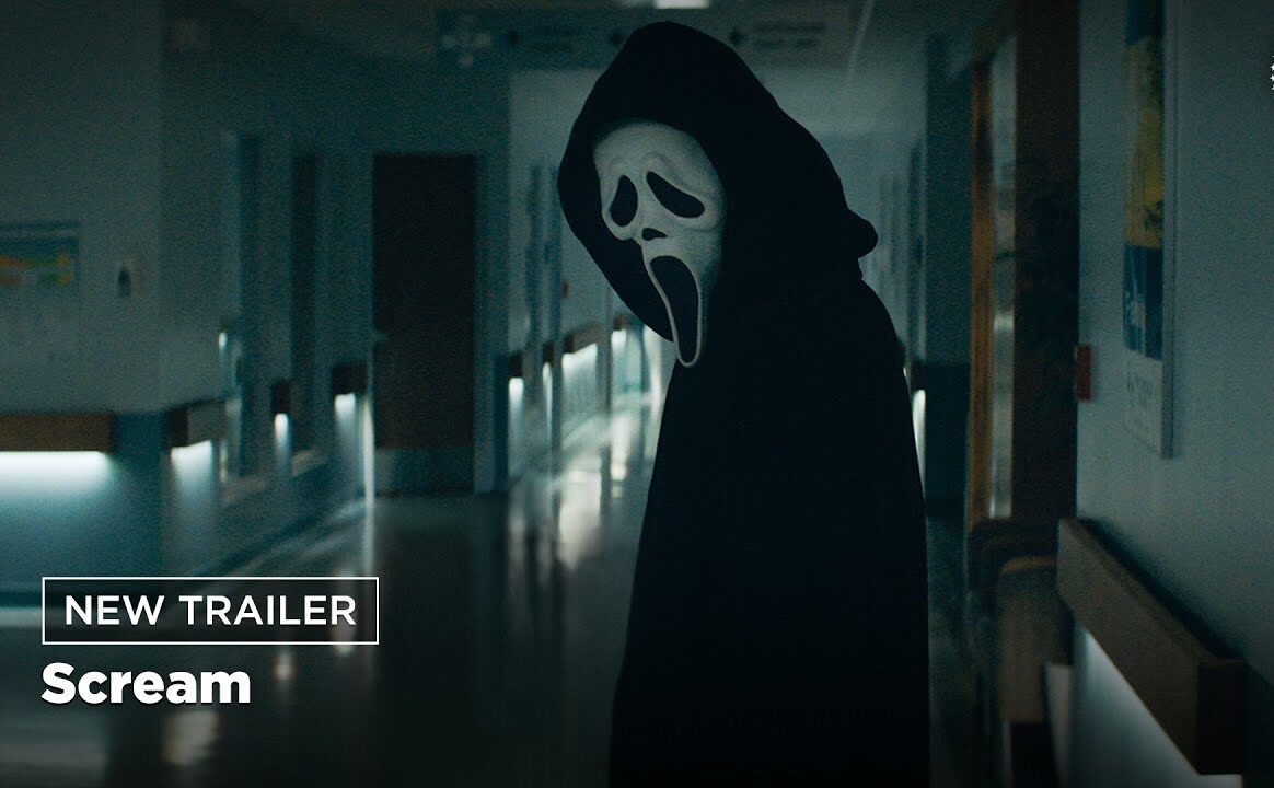 "Scream" là bộ phim kinh dị kể về 1 tên sát nhân nổi tiếng Ghostface