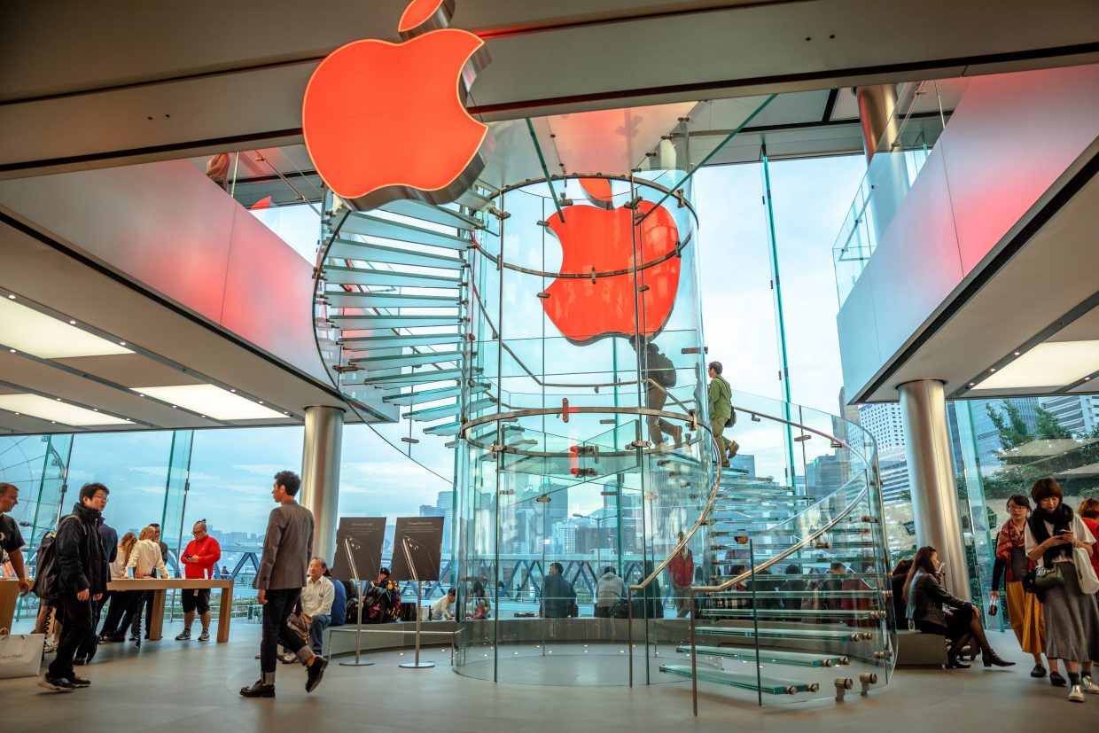 Apple rơi vào thế 'tiến thoái lưỡng nan' ở Trung Quốc